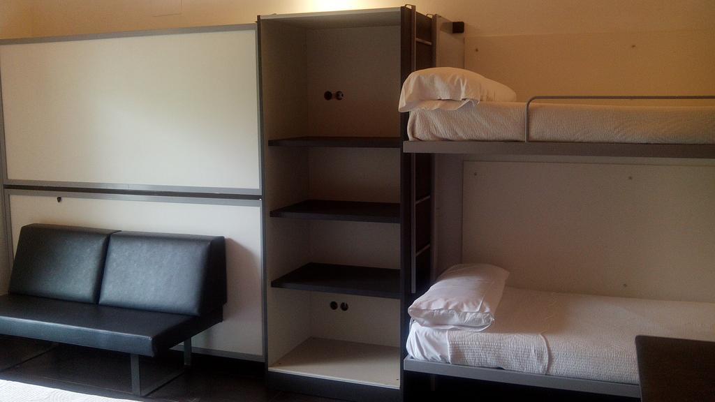 Albergue/Auberge Ulia Youth Hostel San Sebastian Room photo